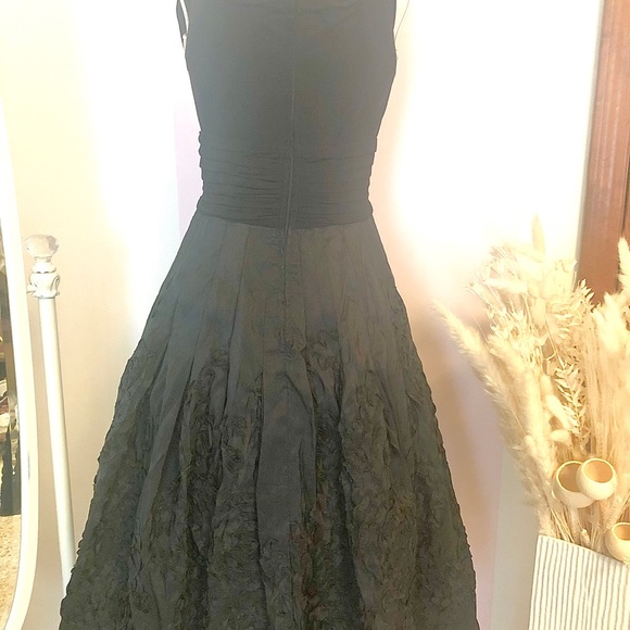 Dress - Picture 2 of 7